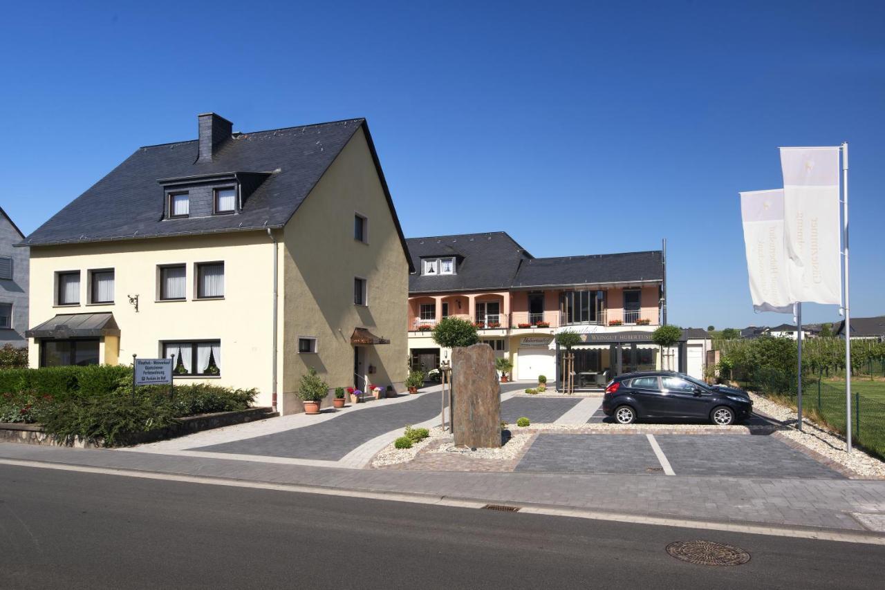 Moselweingut & Gaestehaus Hubertushof Trittenheim Exterior foto